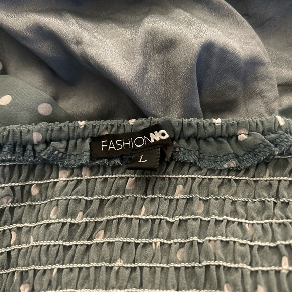 Fashion Nova Dotted Top Size Large - Picture 3 of 5